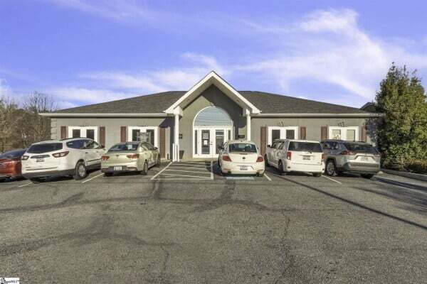812 W Wade Hampton Blvd, Greer, SC à louer - Photo principale – Image 1 sur 29