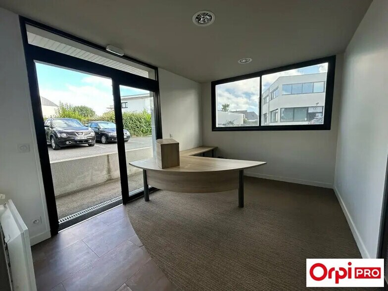 Bureau dans Plérin à louer - Photo de l’immeuble – Image 1 sur 6