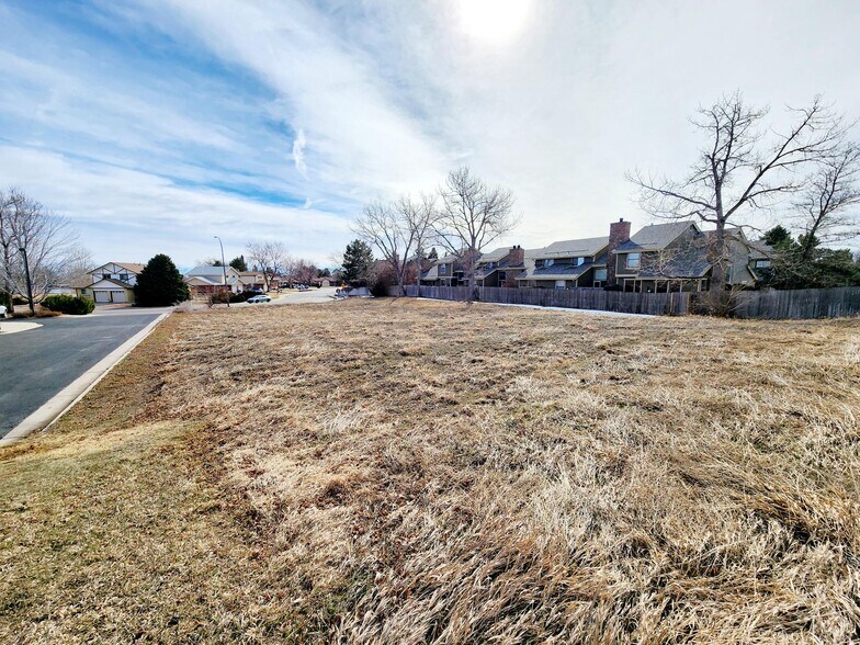 2099 S Oak St, Lakewood, CO à vendre - Photo de l’immeuble – Image 1 sur 8
