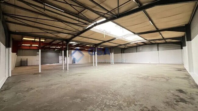 Plus de détails pour Bureau, Local d'activités à louer