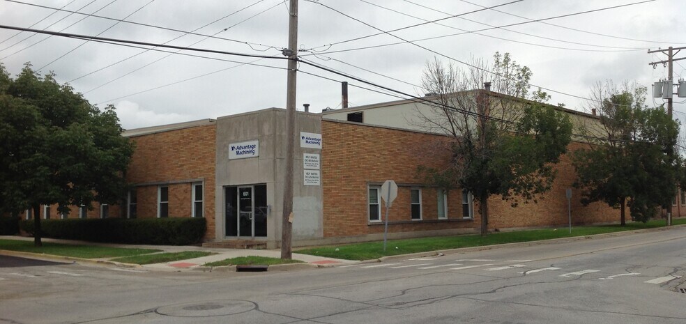 601 W New York St, Aurora, IL à louer - Photo de l’immeuble – Image 3 sur 3