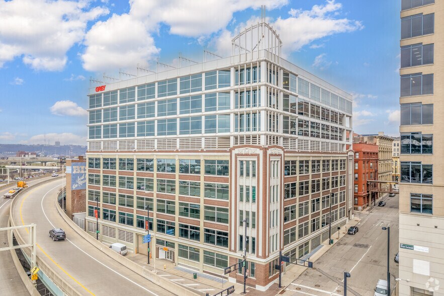 302 W 3rd St, Cincinnati, OH à louer - Photo de l’immeuble – Image 1 sur 6