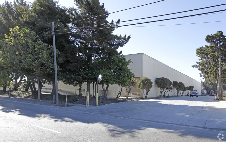 1810 W Winton Ave, Hayward, CA à louer - Photo de l’immeuble – Image 2 sur 2