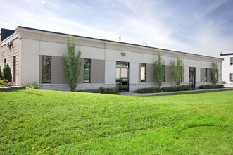 4 Caesar Av, Ottawa, ON à louer Photo de l’immeuble– Image 1 sur 1