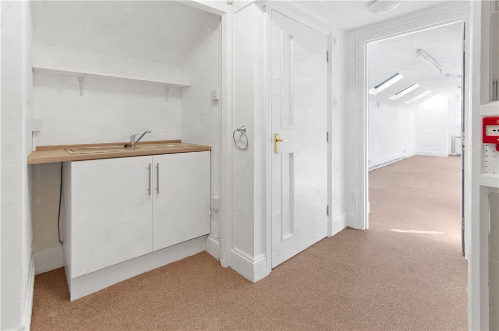 2 High St, Moreton In Marsh à louer Photo intérieure– Image 1 sur 6