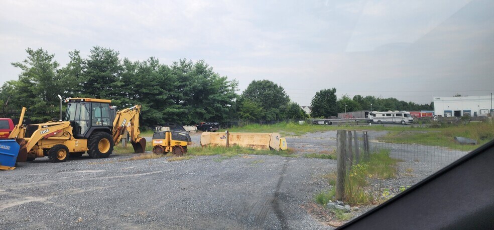 4619 Wedgewood Blvd, Frederick, MD à louer - Photo de l’immeuble – Image 2 sur 4