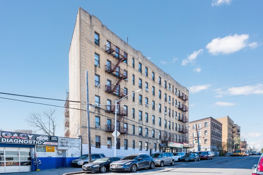 916 Faile St, Bronx, NY à vendre - Photo de l’immeuble – Image 3 sur 4