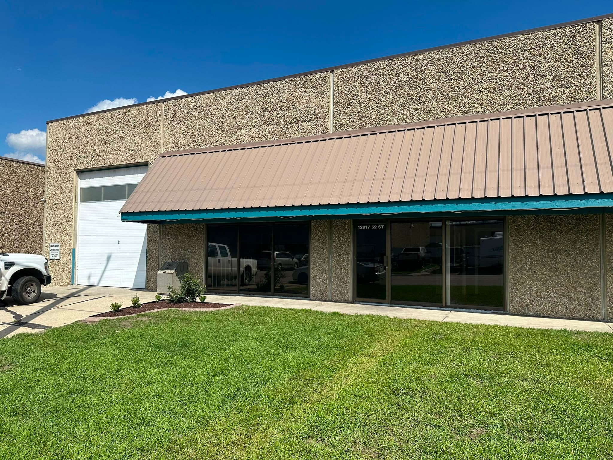 52 129 Av NW, Edmonton, AB à louer Photo intérieure– Image 1 sur 12