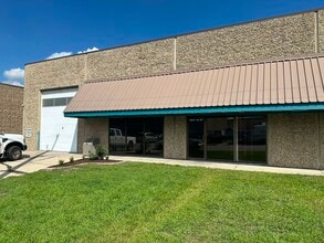 52 129 Av NW, Edmonton, AB à louer Photo intérieure– Image 1 sur 12
