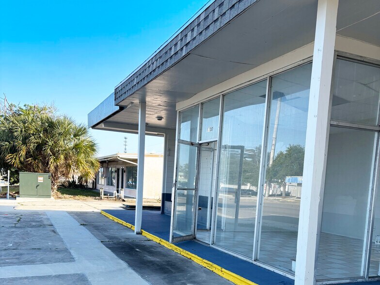 1700 N Harbor City Blvd, Melbourne, FL à vendre - Photo de l’immeuble – Image 3 sur 9