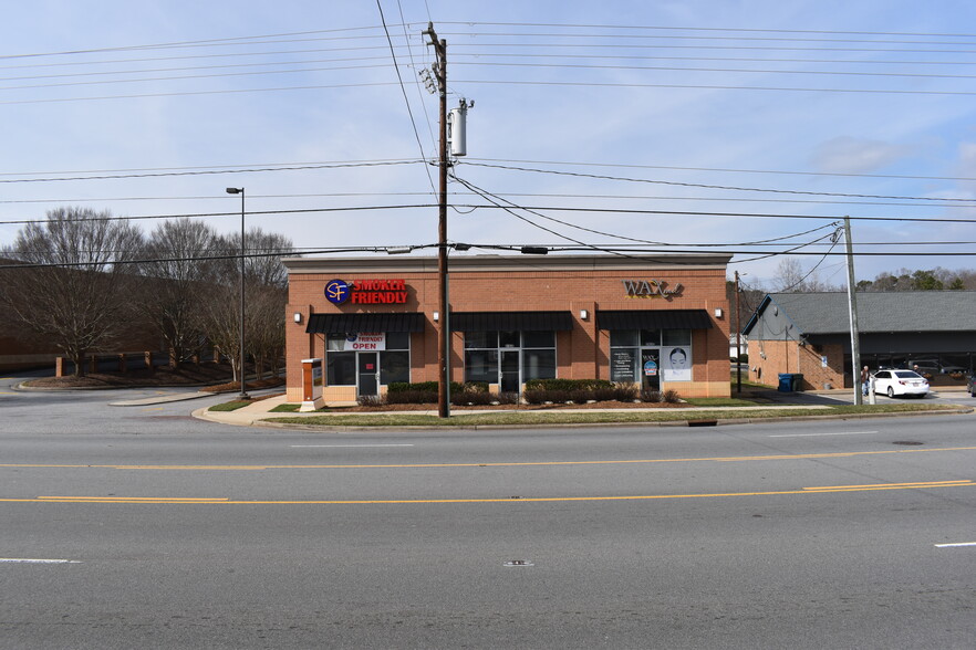 2923 N Center St, Hickory, NC à louer - Photo de l’immeuble – Image 2 sur 11