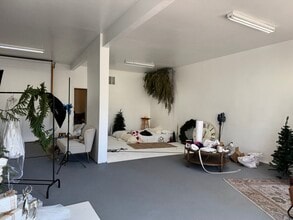 5112-5114 Vineland Ave, North Hollywood, CA à vendre Photo intérieure– Image 2 sur 11