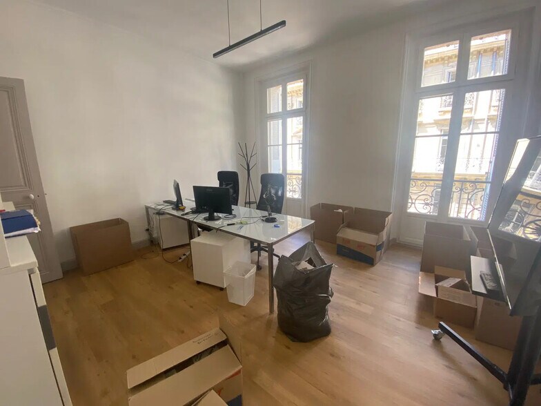 Bureau dans Marseille à louer - Photo de l’immeuble – Image 3 sur 9