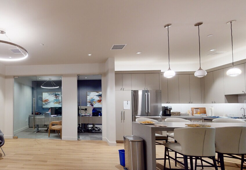 9821 N 95th St, Scottsdale, AZ à vendre - Photo de l’immeuble – Image 2 sur 3