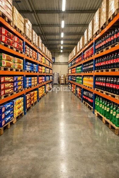 Local commercial dans Orange à louer - Photo intérieure – Image 2 sur 4