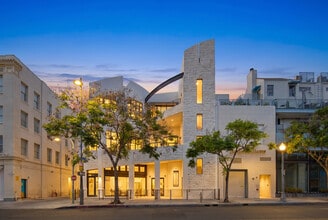 321 Santa Monica Blvd, Santa Monica, CA à louer Photo intérieure– Image 1 sur 9