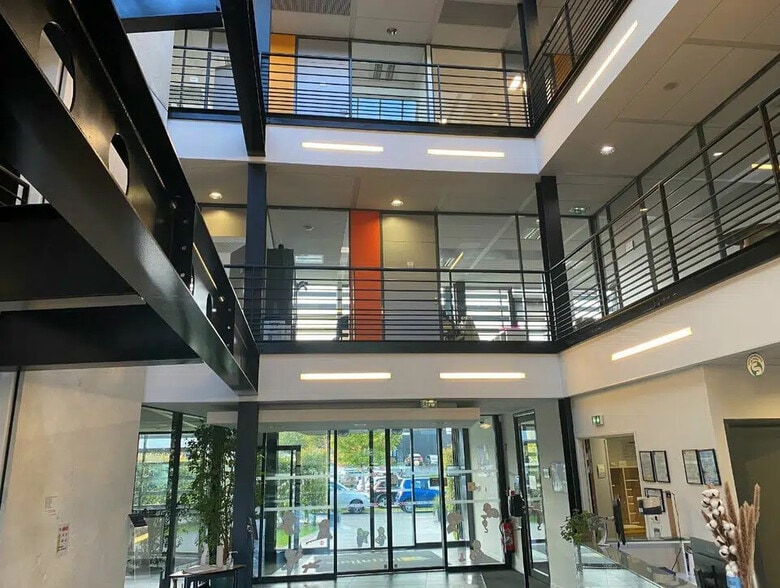 Bureau dans Hérouville-Saint-Clair à louer - Photo de l’immeuble – Image 3 sur 9