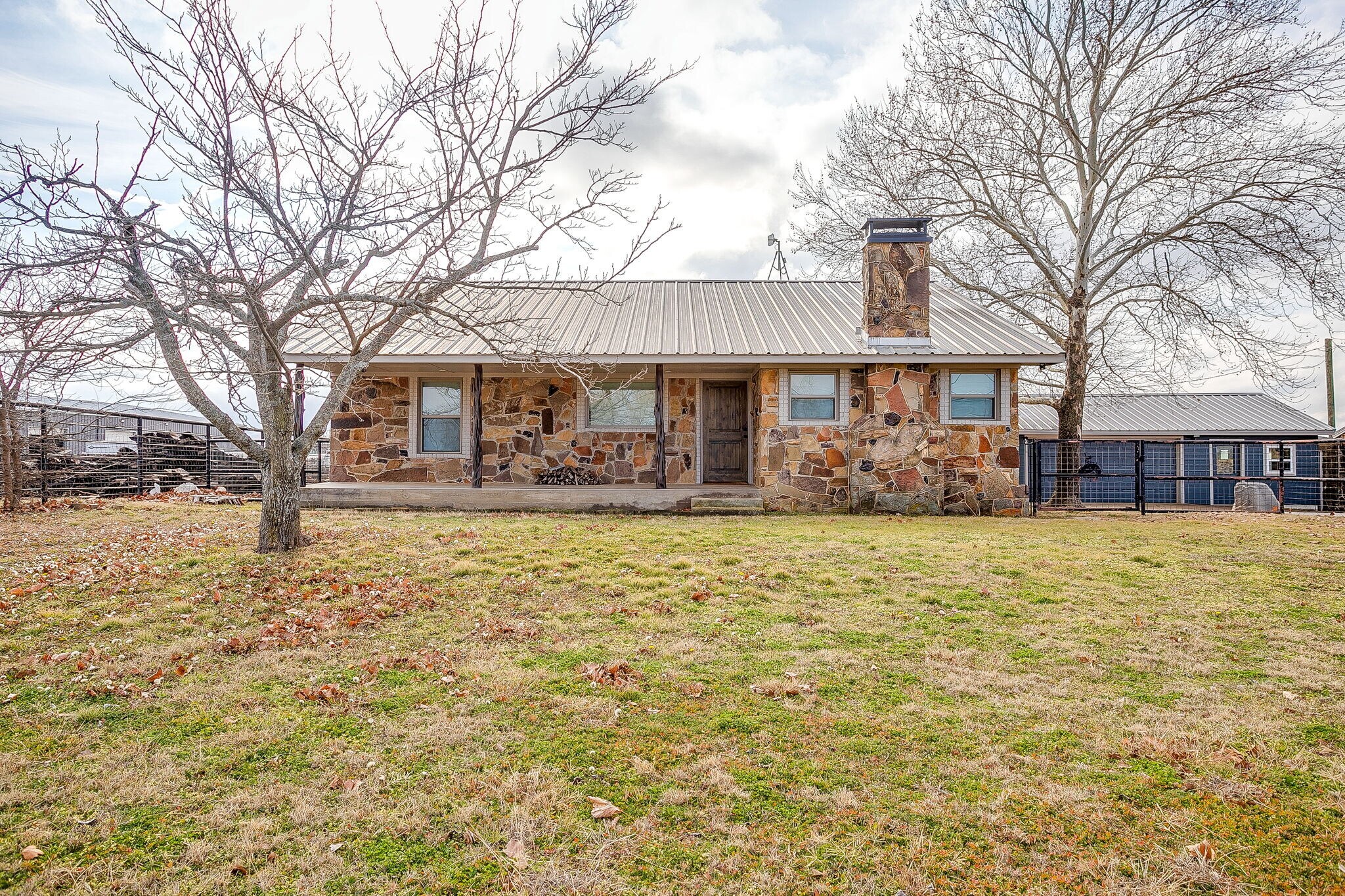 2165 Ranger Hwy, Weatherford, TX à louer Photo principale– Image 1 sur 14