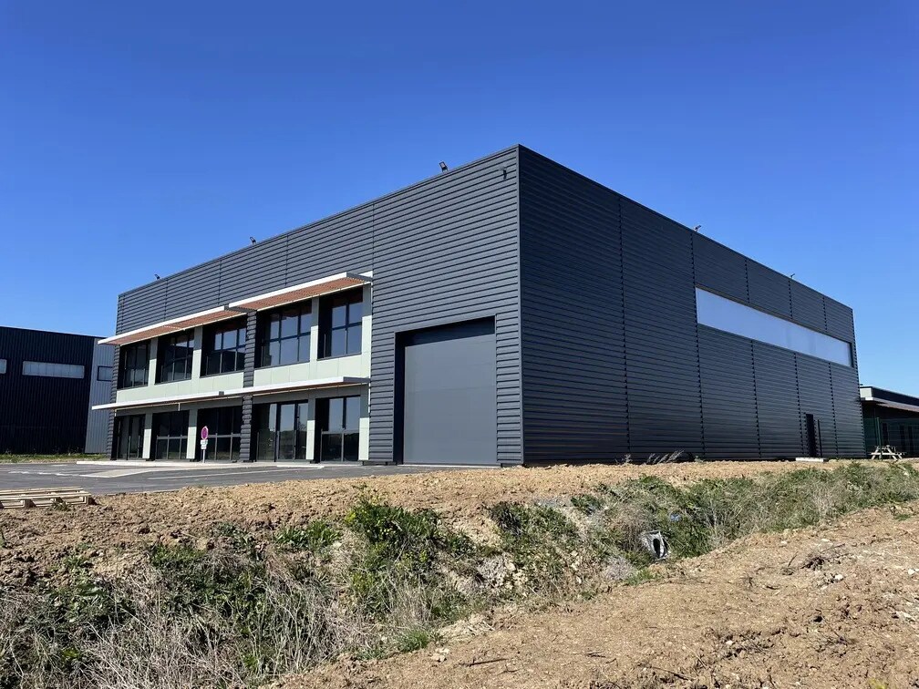 Local d'activités dans Joué-lès-Tours à vendre Photo de l’immeuble– Image 1 sur 6