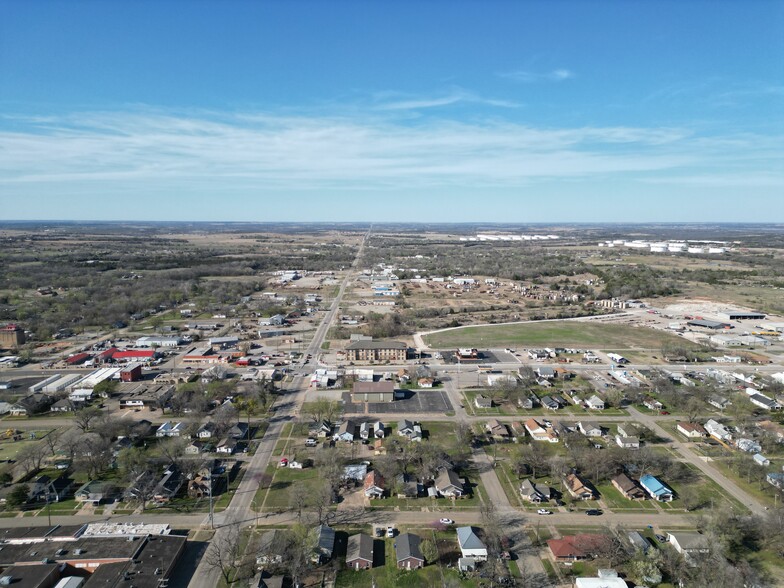 601 E Pine St, Cushing, OK à vendre - Photo de l’immeuble – Image 3 sur 17