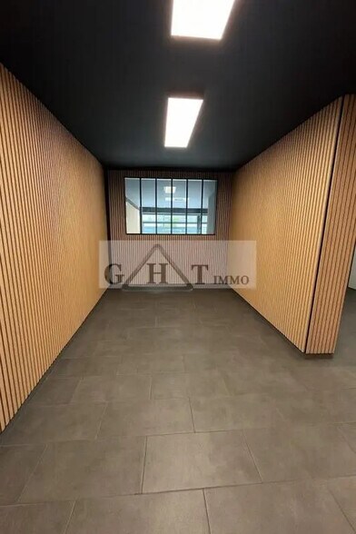 Local commercial dans Saint-Maur-des-Fossés à louer - Photo intérieure – Image 2 sur 7