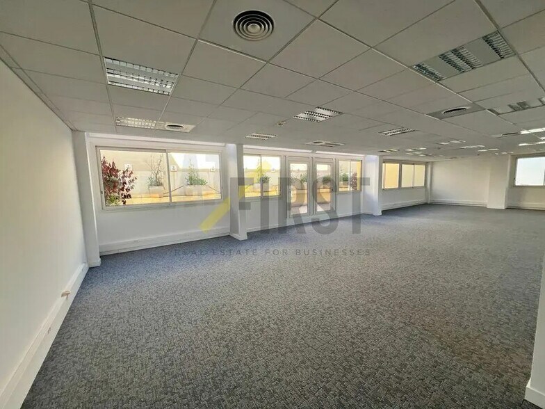 Bureau dans Valbonne à louer - Photo de l’immeuble – Image 2 sur 9