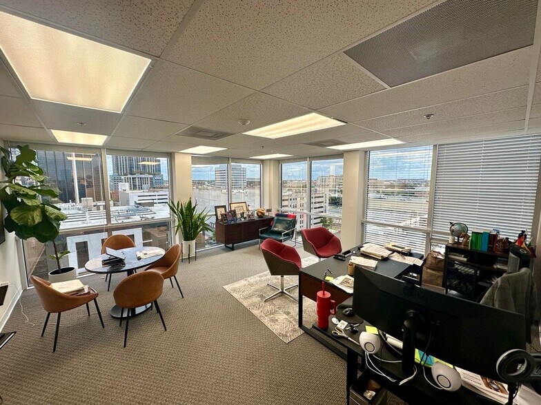 250 N Orange Ave, Orlando, FL à louer - Photo intérieure – Image 1 sur 42