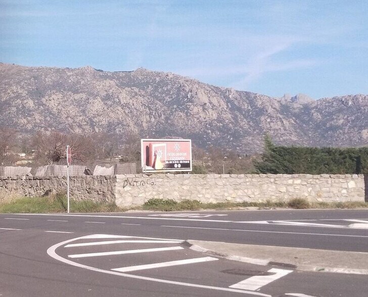 Terrain dans Moralzarzal, Madrid à vendre - Photo de l’immeuble – Image 2 sur 2