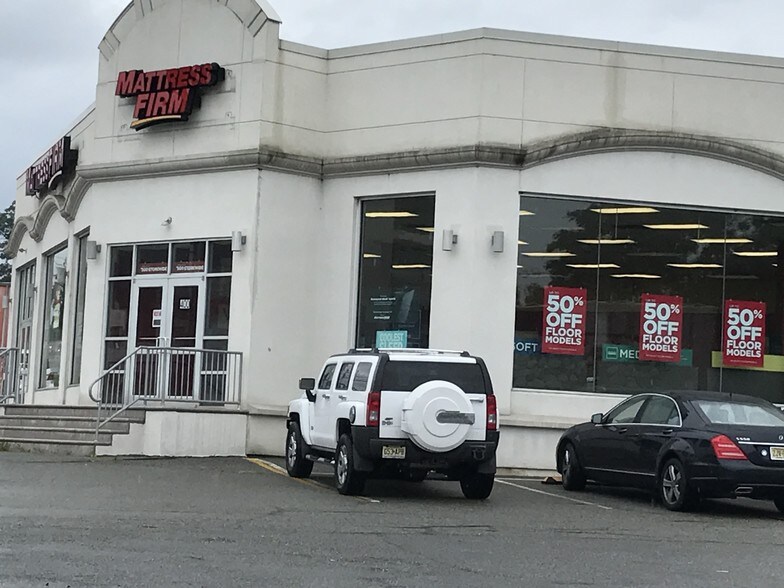 400 Rte 17, Upper Saddle River, NJ à louer - Photo de l’immeuble – Image 3 sur 5