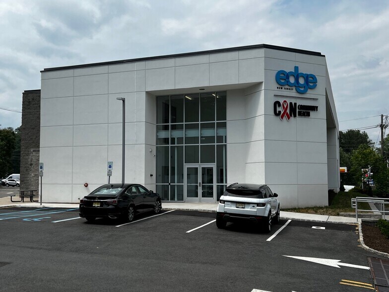 295 E Main St, Denville, NJ à louer - Photo de l’immeuble – Image 2 sur 15