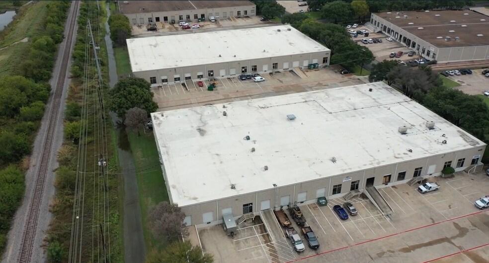 9416 Neils Thompson Dr, Austin, TX à louer - Vidéo sur l’annonce professionnelle – Image 2 sur 5