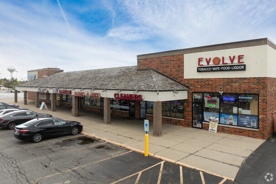 1800-1864 Belvidere Rd, Grayslake, IL à louer - Photo de l’immeuble – Image 3 sur 5