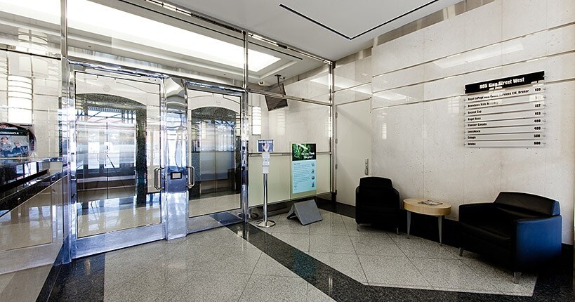 905 King St W, Toronto, ON à louer - Hall d’entrée – Image 2 sur 6