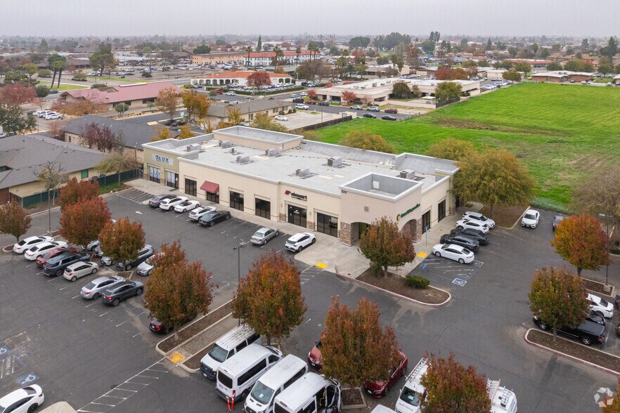 325 Mall Dr, Hanford, CA à vendre - Aérien – Image 3 sur 6
