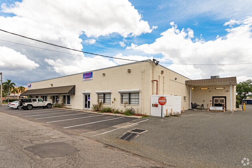 1002 S Church Ave, Tampa, FL à louer - Photo de l’immeuble – Image 2 sur 10