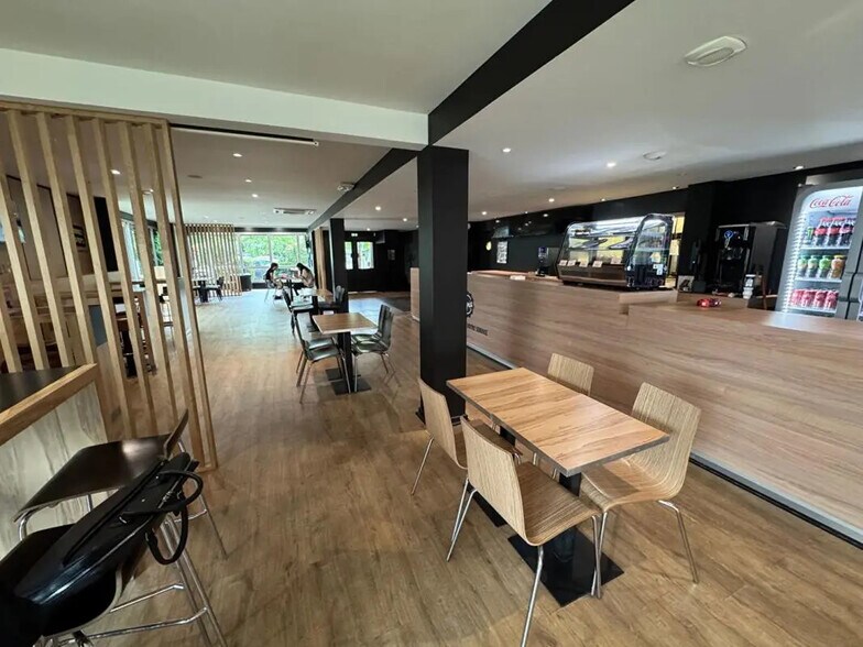 Local commercial dans Labège à vendre - Photo intérieure – Image 2 sur 3