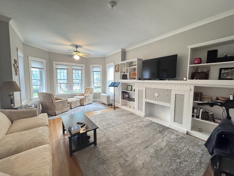 1317 Brummel St, Evanston, IL à vendre - Photo de l’immeuble – Image 2 sur 5