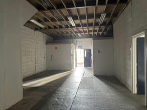 Kingston Rd, Leatherhead à louer Photo intérieure– Image 2 sur 3