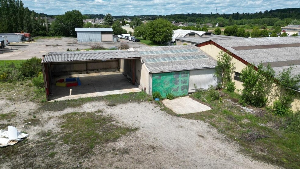 Industriel/Logistique dans Saint-Lubin-des-Joncherets à vendre - Photo de l’immeuble – Image 2 sur 24