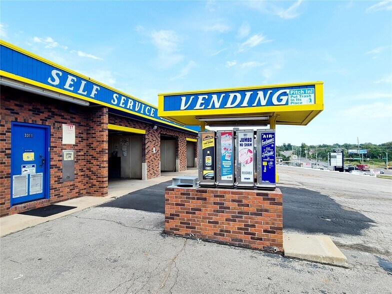 3311 N Highway 67, Florissant, MO à vendre - Photo de l’immeuble – Image 2 sur 3