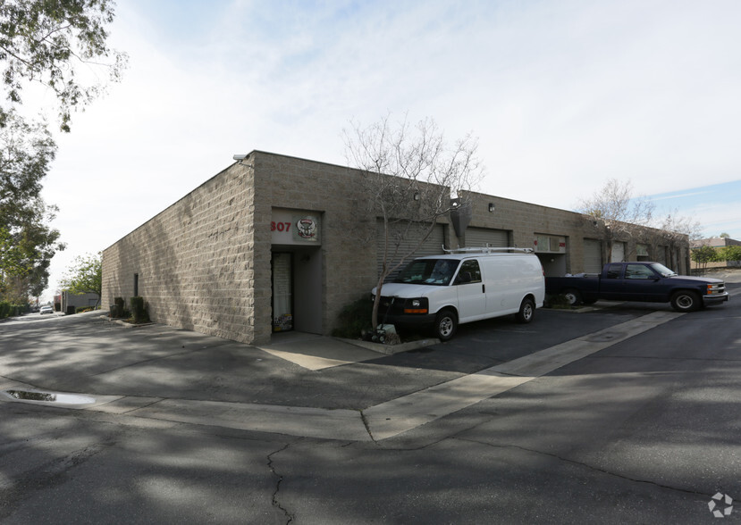 1551 W 13th St, Upland, CA à louer - Photo de l’immeuble – Image 3 sur 3