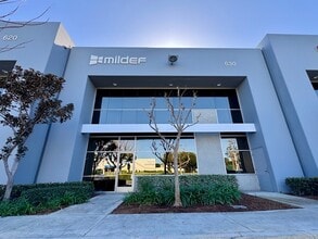 630 W Lambert Rd, Brea, CA à louer Photo de l’immeuble– Image 1 sur 21