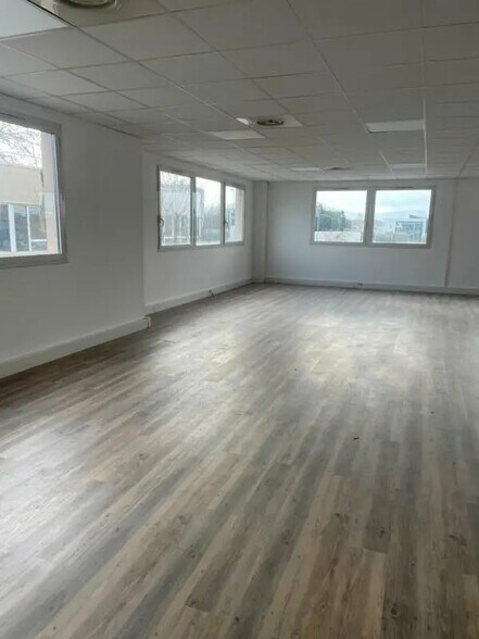 99 Avenue Ibrahim Ali ( 1977-1995), Marseille à louer - Photo intérieure – Image 3 sur 25