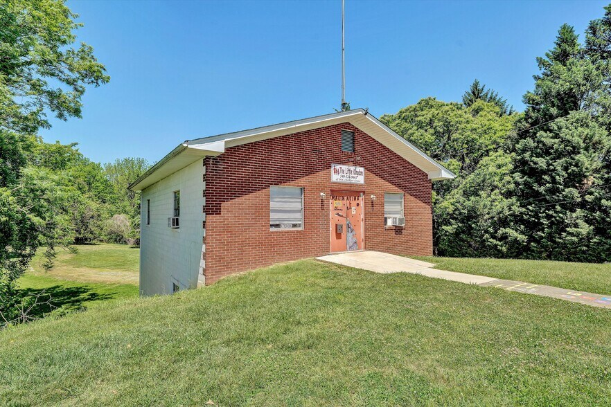 2719 Colonial Ave SW, Roanoke, VA à vendre - Photo de l’immeuble – Image 2 sur 22