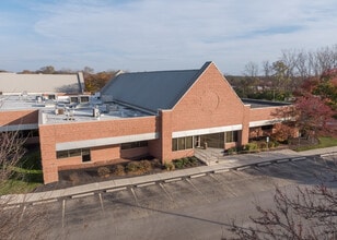 275 W Schrock Rd, Westerville, OH à louer Photo de l’immeuble– Image 1 sur 2