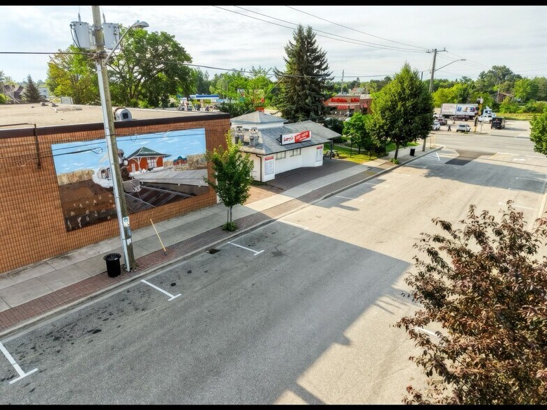 230 Main St W, West Nipissing, ON à vendre - Photo de l’immeuble – Image 2 sur 33