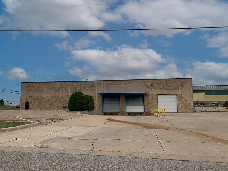 7933 SW 34th St, Oklahoma City, OK à louer - Photo de l’immeuble – Image 2 sur 4