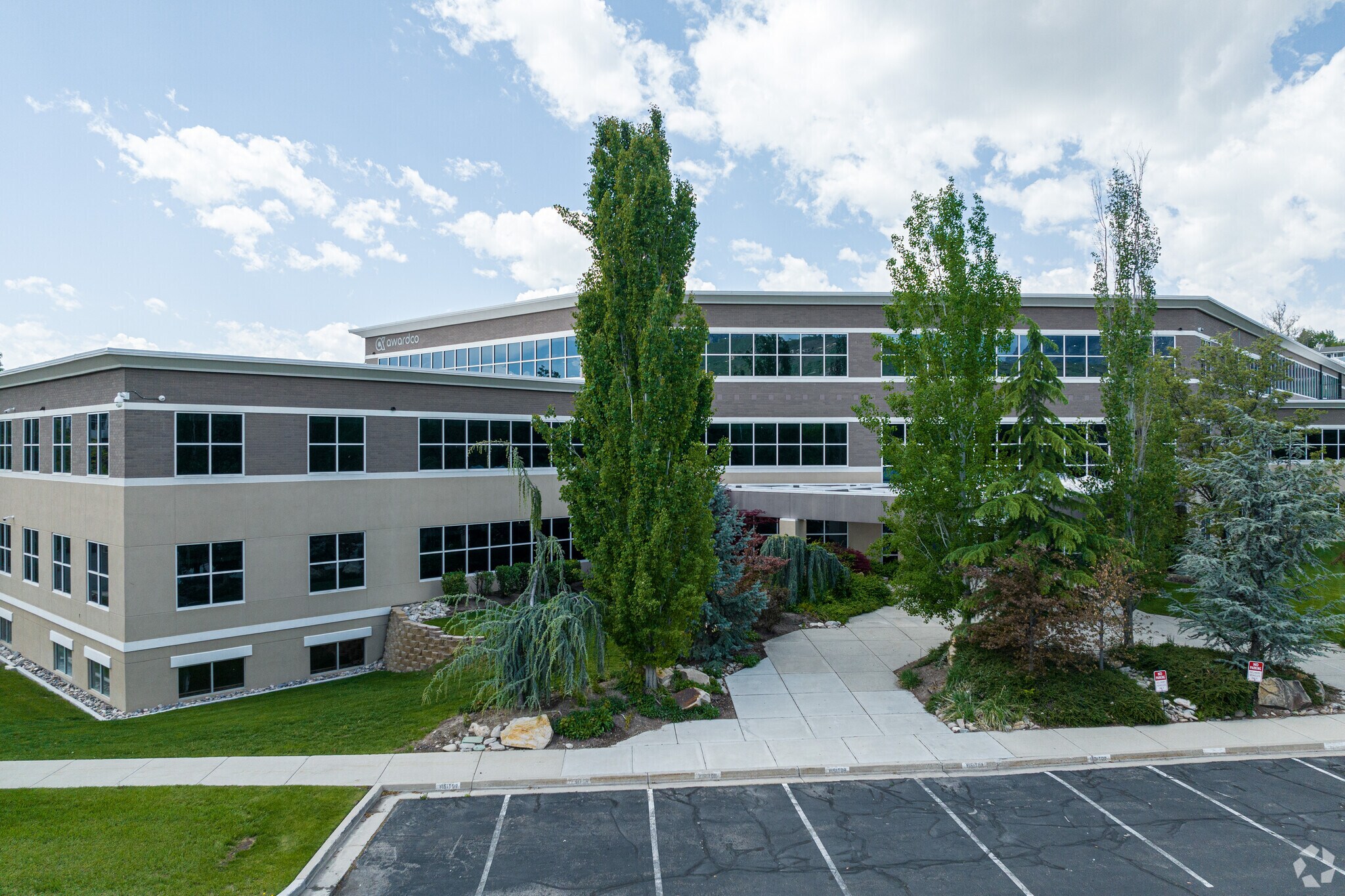 382 W Park Cir, Provo, UT à louer Photo de l’immeuble– Image 1 sur 8