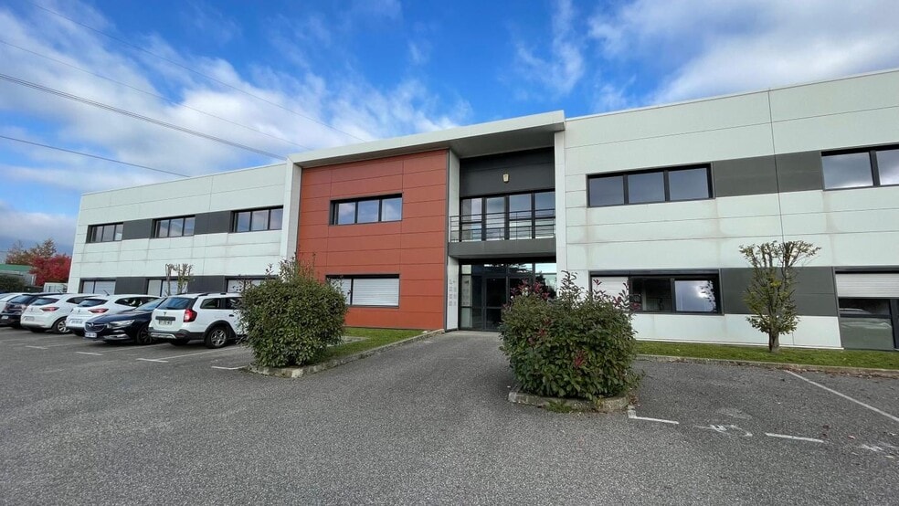 Bureau dans Saint-Genis-Pouilly à louer - Photo de l’immeuble – Image 1 sur 15