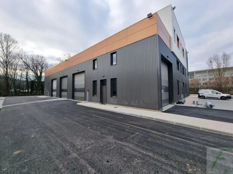 Industriel/Logistique dans Méry à louer - Photo de l’immeuble – Image 2 sur 12